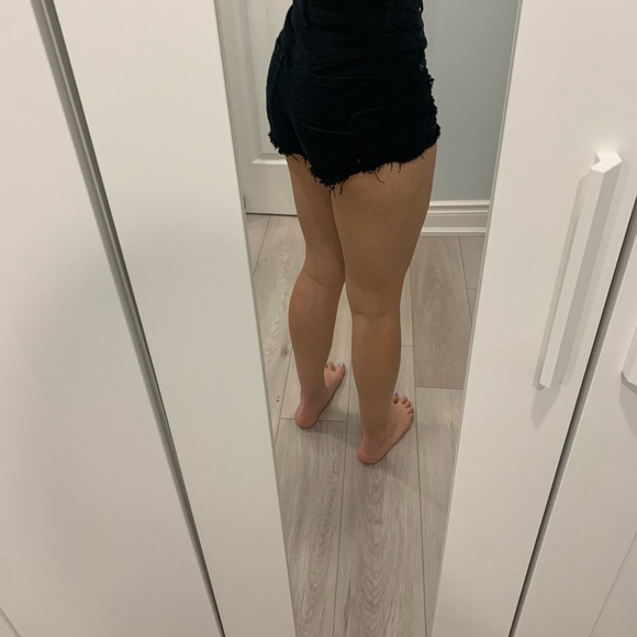 American Eagle Black Ripped Jean Shorts - Picture 4 of 4